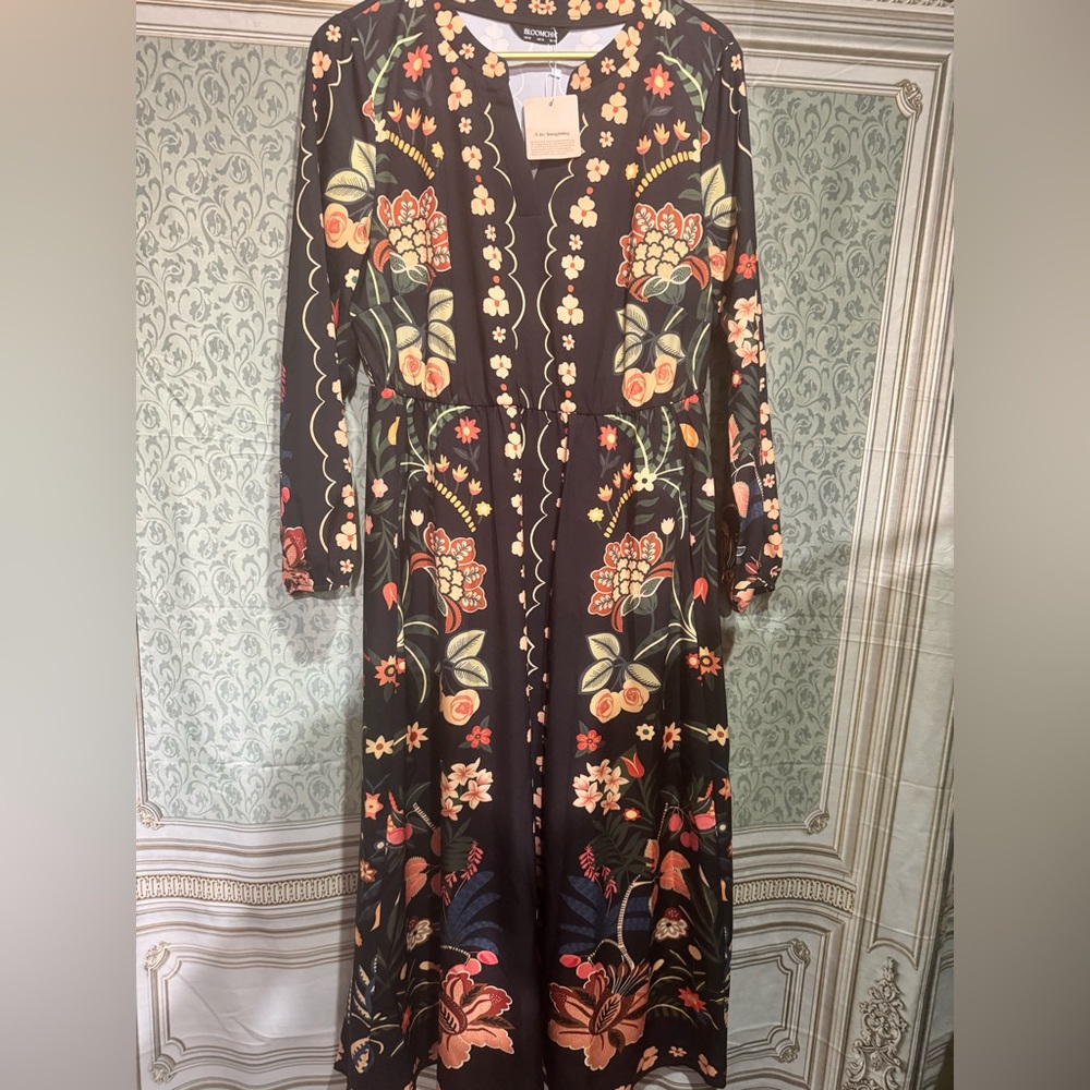 BloomChic NWT Floral Black Maxi Dress